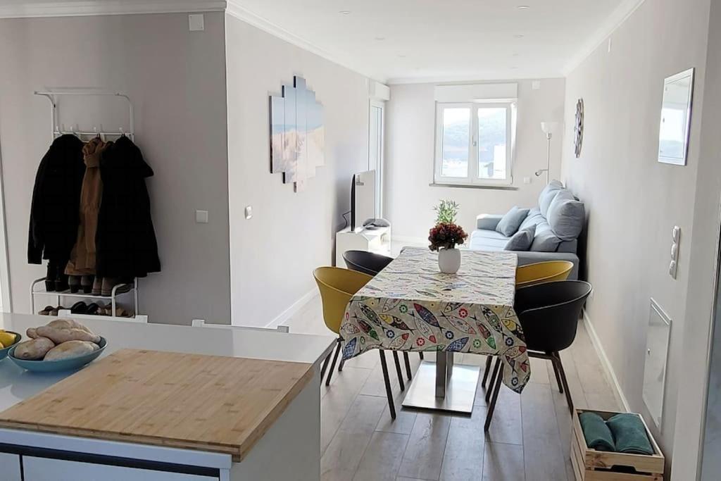 *Sea View* New 3 Bedroom Apt With Free Parking Sesimbra Bagian luar foto