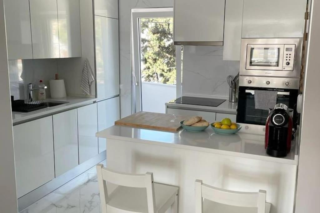 *Sea View* New 3 Bedroom Apt With Free Parking Sesimbra Bagian luar foto