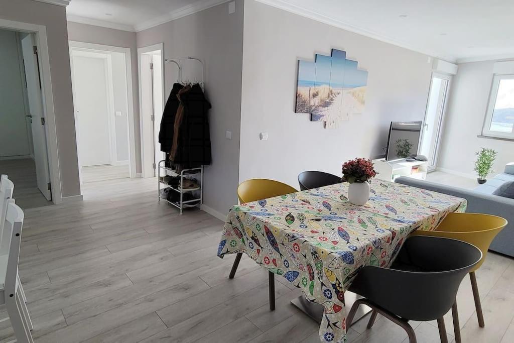 *Sea View* New 3 Bedroom Apt With Free Parking Sesimbra Bagian luar foto